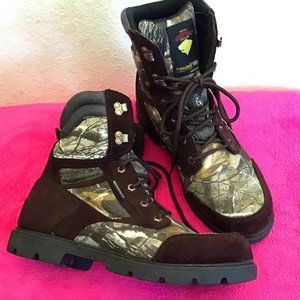 Mens Camo Boots Like New 11D